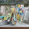 Cá d'Oro Jarrón de cristal de 10.6 pulgadas de alto multicolor confeti soplado a mano estilo Murano vidrio artístico